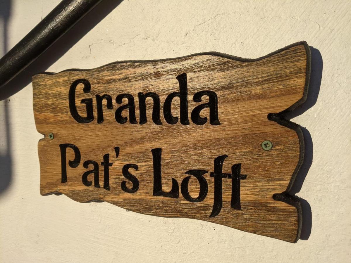Granda Pat'S Loft Apartment Crossmaglen Exterior photo